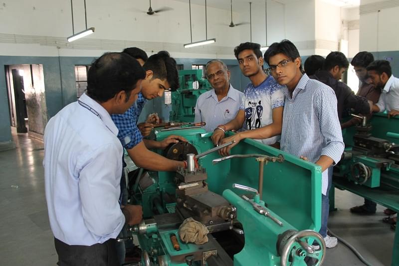 Vishveshwarya Group of Institutions Greater Noida Laboratory photo 2